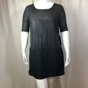 Wassivo Shift Dress Black Half Sleeve